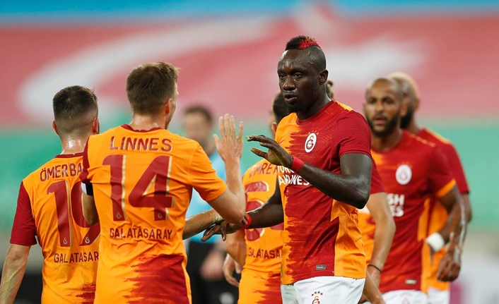 Galatasaray Avrupa'da 100 yapan ilk Türk takımı