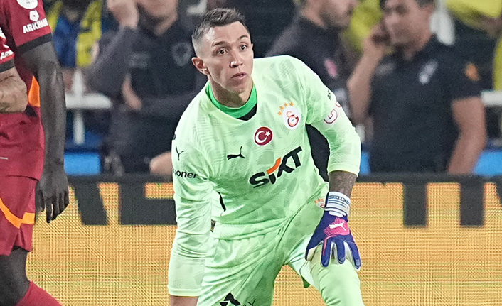 Derbiye Muslera damgası!