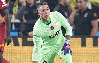 Derbiye Muslera damgası!